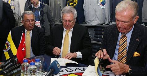 Aziz Yıldırım'ın Tahliyesi Sırasında Izdiham Yaşandı. 