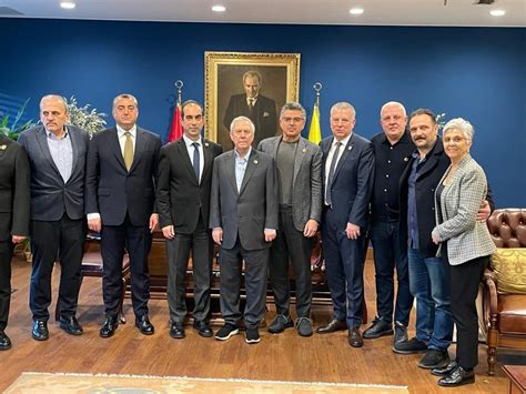 Aziz Yıldırım divan kurulu ziyaretini Şekip Mosturoğlu paylaştı. 