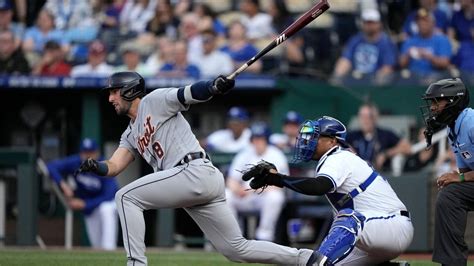 Báez hits 3-run double in 10th to lift Tigers past Royals 8-5 in 10 innings