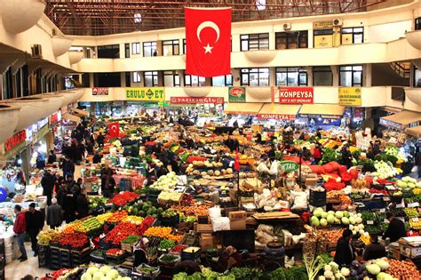 Bölüm Çarşı ve pazarda fiyatlar depreme yorulurken fiyat artışlarının rekora koştuğu ortaya çıktı.