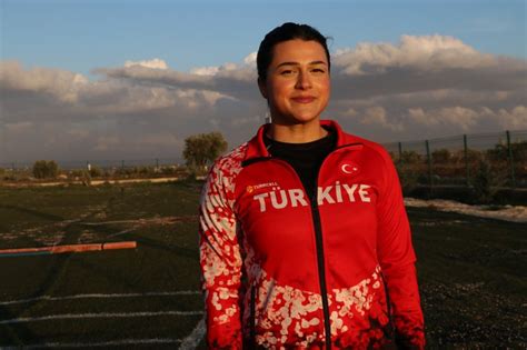 Büşra'nın gözü uluslararası başarılarda - TRT Spor - Türkiye`nin güncel spor haber kaynağı