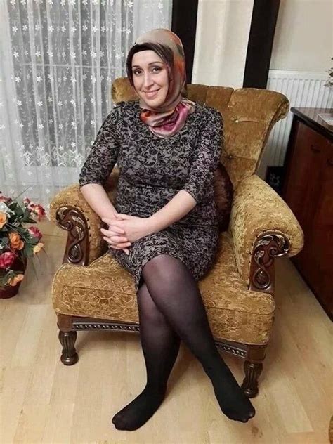 Büyük Yaraklı Üvey Babasına Siktiren Sarışın, Brazzers Porno izle.