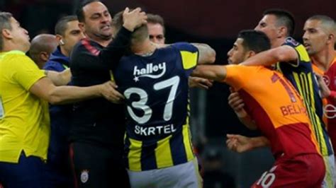 Büyük kavga çıktı, maç yarıda kesildi! Fenerbahçe Galatasaray .
