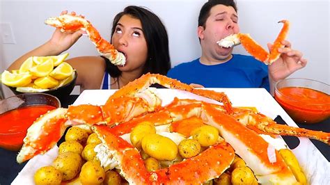 Join me, Bloveslife for a delicious deshelled seafood boil, with veggies and slurp ready Smackalicious sauce. Get your water bottle: Use Promo Code "WATER BR.... 