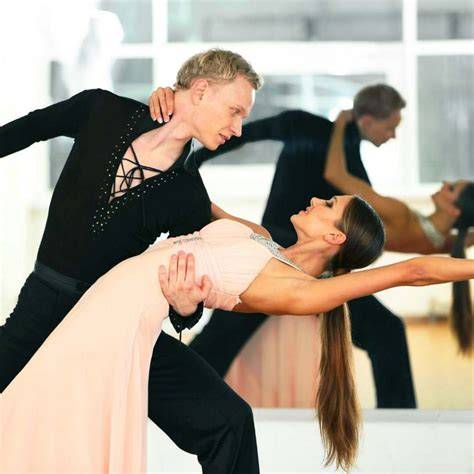 Ballroom dance | Styles, Steps & History | Britannica - muktibox.com
