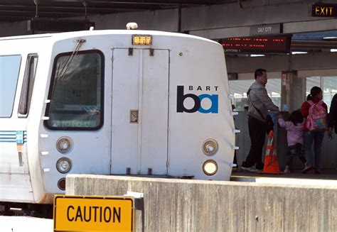 BART Richmond line faces 'major delay' due to power outage