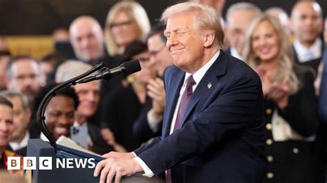 BBCはアメリカ大統領に謝罪しますが、10億ドルの名誉毀損請求の法的根拠を拒否します。