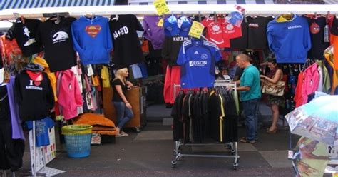 BBshirts op de Albert Cuypmarkt in Amsterdam