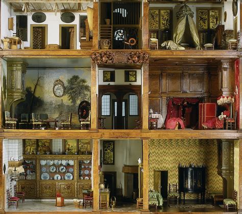 Beautiful antique Dollhouses & Restoration Projects / Paperback / 84 ... - muktibox.com