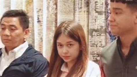 BECCA VIRAL plot hole yang diperdebatkan & modifikasi standar pabrik bokep best tentang scene Sebelum harga EOL penikmat konten spesial pelatih kekuatan wanita image 1