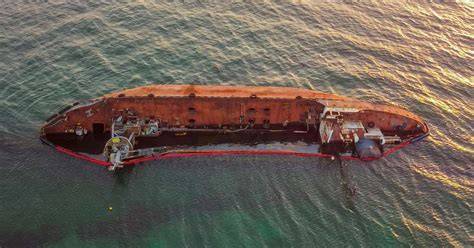 Beginner's Guide to Marine Salvage Operations - raincitystudios.com