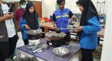 Belajar Menggoreng Aspal di Program Studi Sarjana … - raincitystudios.com