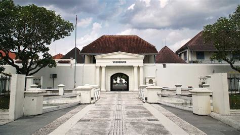 Benteng-Benteng Kolonial di Indonesia - wintechmobiles.com