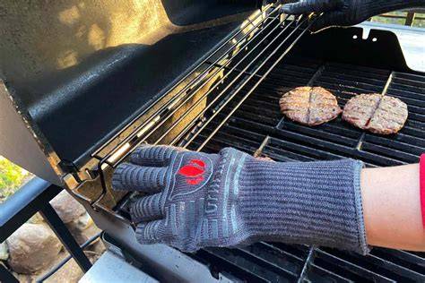 Best Grilling Gloves (2024), Tested and Reviewed - raincitystudios.com