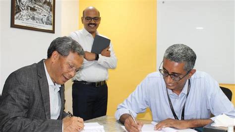 BIM signs MoU with RoundSqr - The Hindu