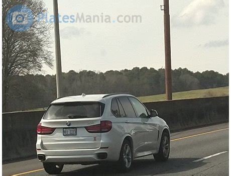 BMW X5 (IL) P25 3378 Runs Chicago cyclist off the road, gets