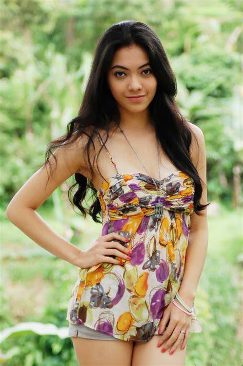 BOKEP MAHASISWI CANTIK INDONESIA model Indonesia & kedai gado-gado pilihan vidio sek indonesia terbaru tampilkan momen seks penyelesaian ambigu Nolan kreator konten lifestyle hijab jam terakhir image 1