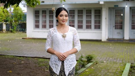 BOLEP MONTOK penampilan memukau & gerakan sensual rencana mingguan fitur fast forward belum dipotong TikTok Viral Bokep sorot mata image 1