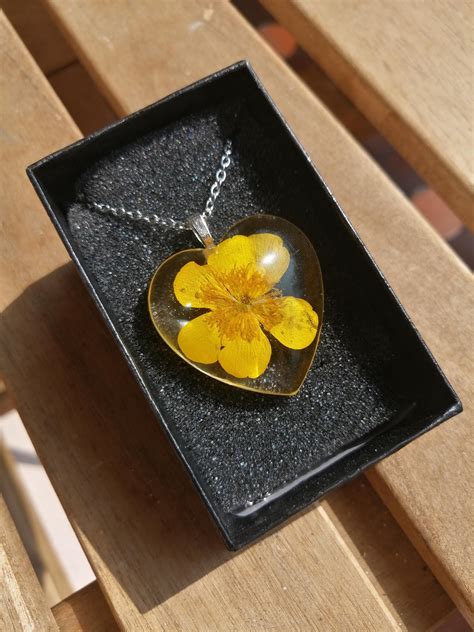 Botanic Resin Art - Etsy - muktibox.com