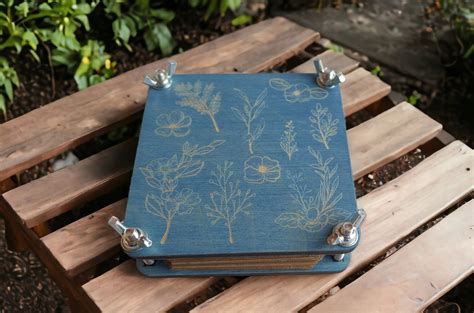 Botanical Press Kits - Etsy - raincitystudios.com