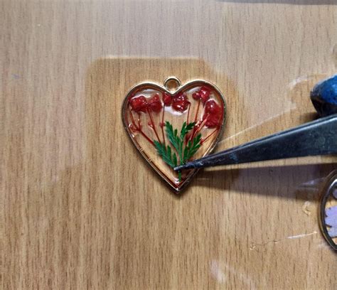 Botanical Resin - Etsy - muktibox.com