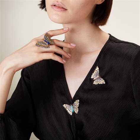 Brooch - wintechmobiles.com