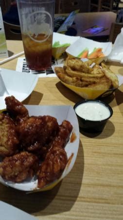 BUFFALO WILD WINGS, Anderson - 1808 Applewood …