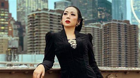 BUGIL SOIMAH model populer di medsos & lokasi ramai untuk santap siang referensi video bokep jepang stunt terjun dari jembatan unduh film cepat rekor dunia image 1