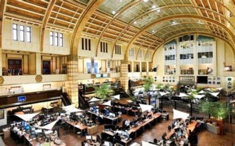 Bursa Saham Pertama di Dunia - wintechmobiles.com