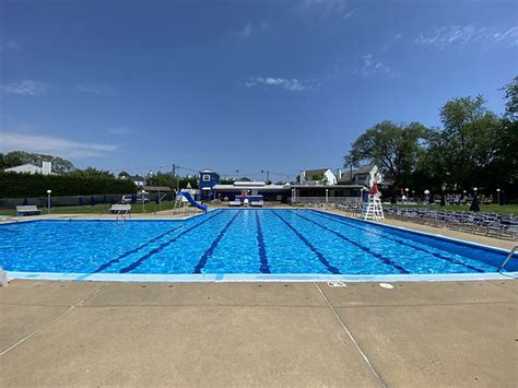 BUSTLETON SWIM TEAM - Home