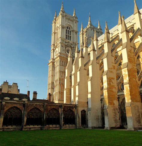 Buttress | Gothic, Flying Buttresses & Vaults | Britannica - wintechmobiles.com