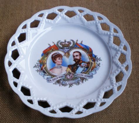 by Susan Mussi: DECORATION - Pottery methods. - Ceramic Dictionary - muktibox.com