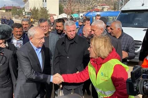 Başkan Hürriyet, deprem gönüllüleriyle buluştu