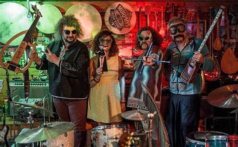 Baba zula & Brenna Maccrimmon Ben Bir Martı Olsam Baba zula. 