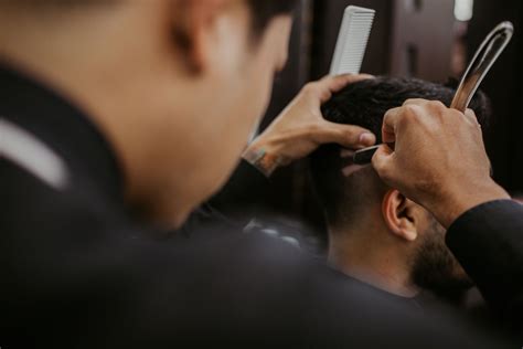 But it’s important to remember that the more elaborate, harder to maintenance requests will usually run a bit extra, cost-wise. In general, a barber shop in Orlando will charge about the following: Salon Cut: $45. Hot Shave Towel: $45. Bowl Fade: $25. Standard Men’s Haircut: $20. Beard Grooming: $20. Buzz Cut: $15.. 