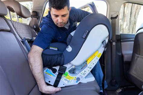 Baby love car seat installation manual. - Słowo z perspektywy językoznawcy i tłumacza.