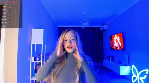 Watch this nude webcam girl baby_suee streaming online getting naked and masturbate using dildos. Chat Room Subject: GOAL: Punish Me ♥ [0 tokens remaining] Welcome to my room #new #lovense #bigboobs #teen #18