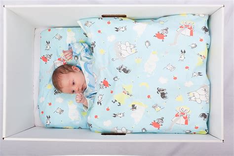 Babybox finland. Dec 28, 2015 · The program is called “Welcome to Parenthood,” and with the support of grants, it will be distributing 1,500 baby boxes beginning in 2016. Clary founded The Baby Box Co. with her best friend ... 