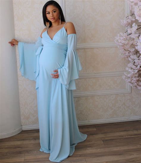 Babyshower dresses. Clothes are more than just the cloth they're made of. Clothes are more than just the cloth they’re made of. We often use them as symbols to reflect or hide who we are, including ou... 