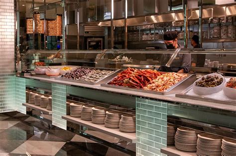 Bacchanal buffet cost. Brunch: 9:00 am to 1:00 pm. Snow Crab Brunch: 1:00 pm to 3:00 pm. Dinner: 3:00 pm to 10:00 pm. With its flexible hours of operation, the Bacchanal Buffet has you covered, whether you’re looking forward to a wonderful breakfast or a late-night meal. 