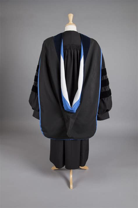 Bachelor’s Academic Hoods, Academic Regalia