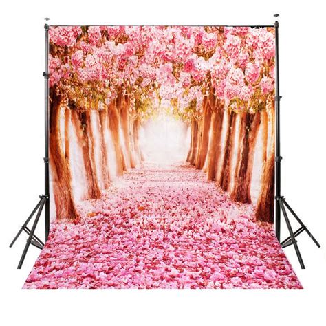 Back drops. For best results, store rolled on a cardboard core. At Backdrop Express, we offer two styles of Vinyl Backdrops: Solid Color Vinyl Backdrops: Available in 5 colors (white, black, green, blue & gray) & 5 sizes, including: 5ft x 7ft', 5ft x 10ft', 8ft x 10ft, 8ft x 20ft', 9ft x 10ft, and 9ft x 20ft'. Shipped on a core for hanging. 