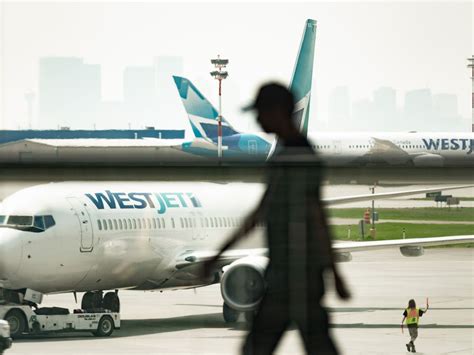 Backlog of air passenger complaints tops 57,000, hitting new peak