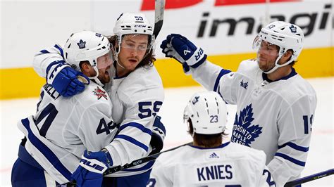 Backup goalie Woll earns the win, Rielly has a 2-point game as Maple Leafs beat Stars 4-1