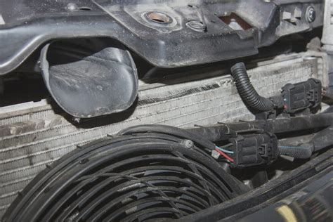 Bad Radiator Cooling Fan Symptoms - Vehicle Freak