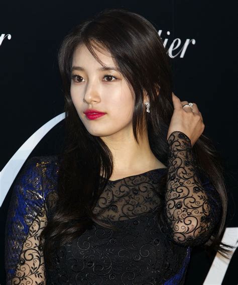 Bae sue-ji. May 13, 2021 · SUZY, Korean fashion models you would like to know. Bae Sue-Ji, or better known as Suzy, born in Gwangju on October 10, 1994, is a South Korean singer, actress, and model. She debuted in the K-Pop band Miss A in 2010. She continued acting and later achieved a solo career after the group disbanded in 2017. 