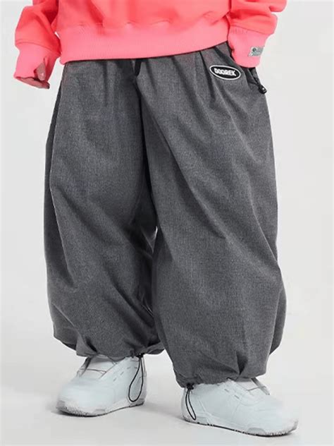 Baggy ski pants. I’m trying to find a decent brand that makes some REAL baggy/relaxed fit snow pants. Tons of the major companies make generally slim pants. Even their “loose” or “relaxed fit” is quite slim in my opinion. ... Got to to to ski sites… vulgus365, harlaut, and Wakwear is what I use. The creator of wak is a snowboarder tho Reply reply 