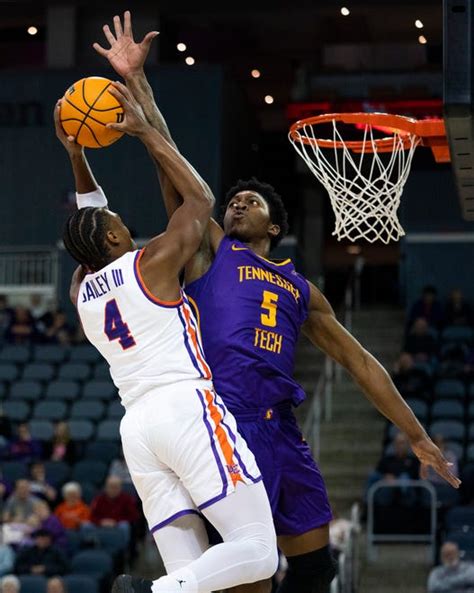 Bailey’s 18 lead Evansville past Tennessee Tech 82-51