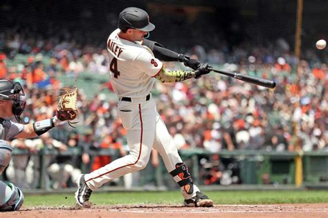 Bailey’s big at-bat sets up game-winning hit as SF Giants come back, hold on to beat Cardinals