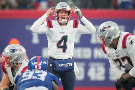 Bailey Zappe leads QBs, Mac Jones sits out at start of Patriots practice Wednesday